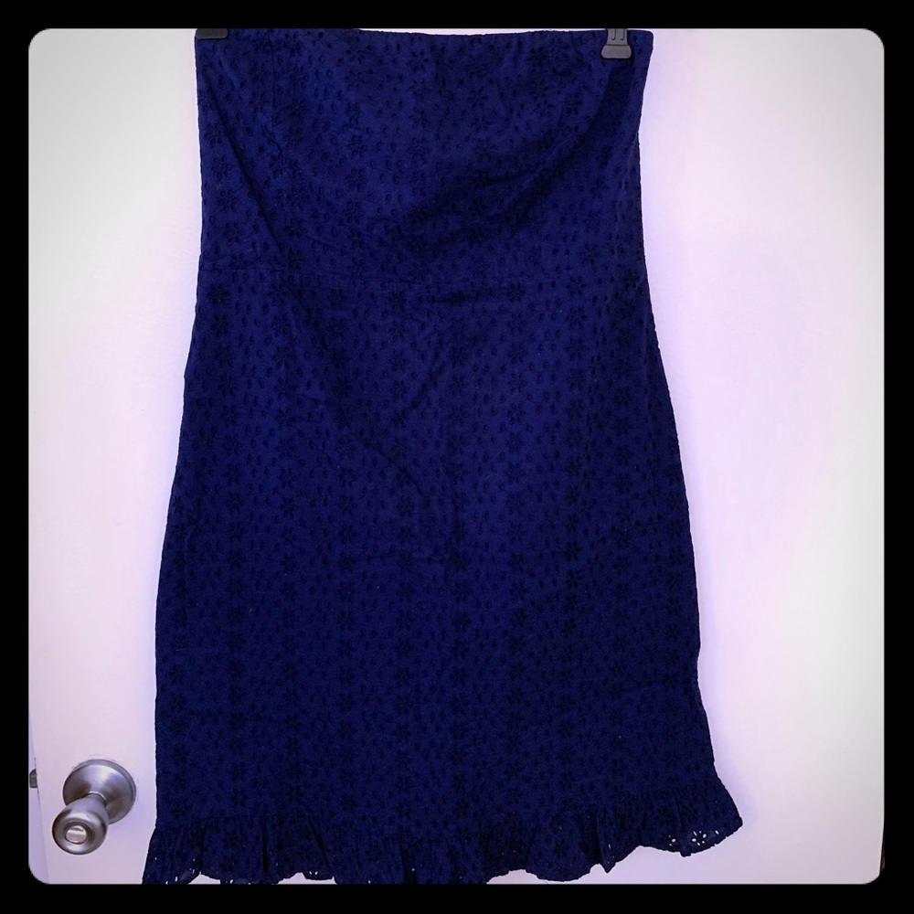 🥂 Strapless, Eyelet dress